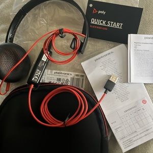 Plantronics Blackwire 5200 series wired over the head headset with voice tube